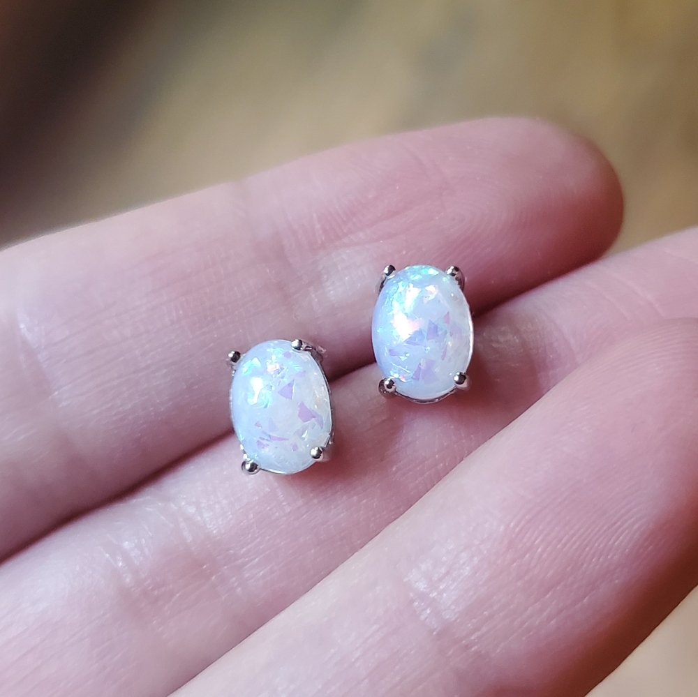 NWOT Stunning White Triplet Opal Oval Studs - Picture 4 of 14